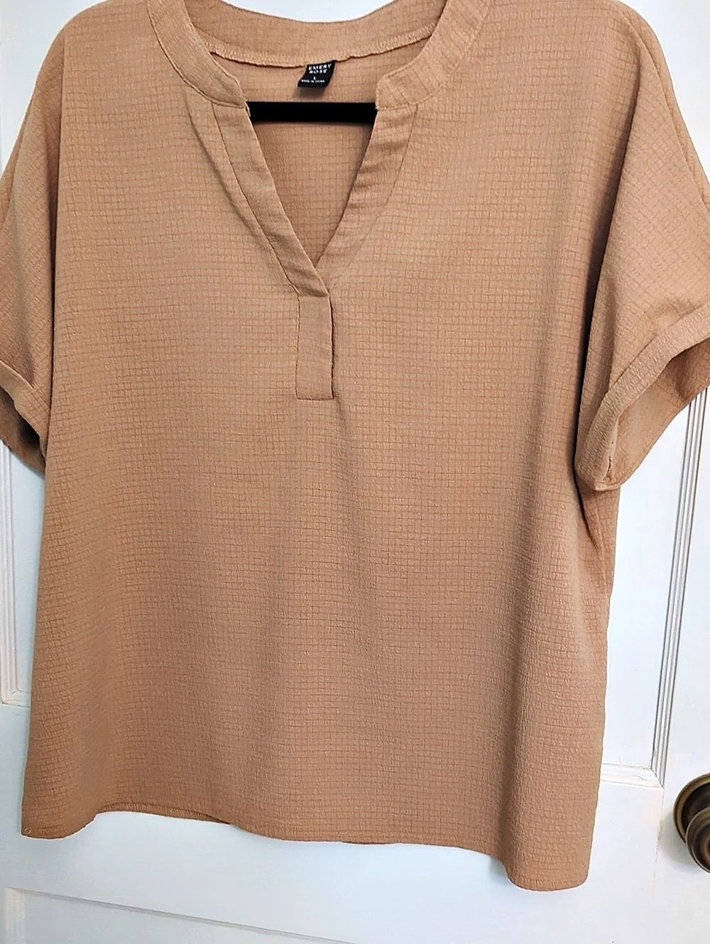 Emory Rose Size L Textured V-Neck Blouse in Golden Brown
